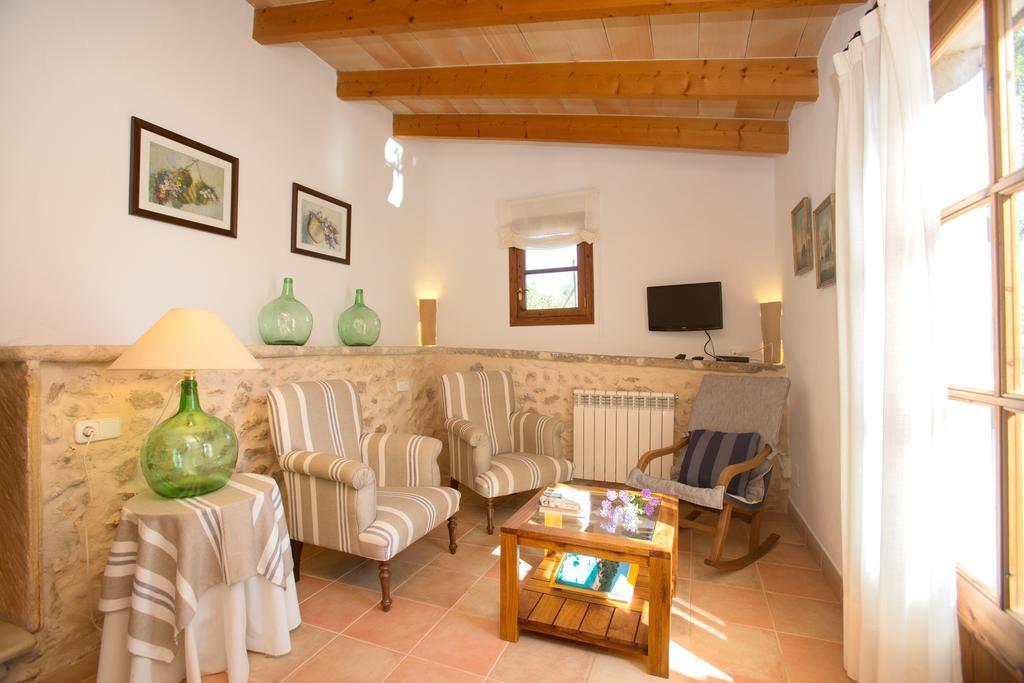 Agroturismo Es Pla De Llodra Manacor  Room photo